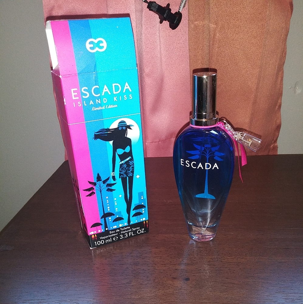 Escada Island Kiss